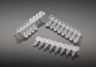 Picture of 0.1mL Low-Profile 8-place Strip Tubès with attached Individually Flat SnapCàps, Piercable, Natural, 125/pack (1000 tubes)